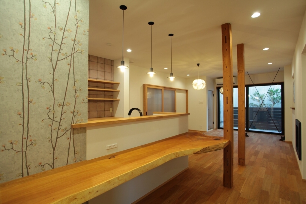 HTT HOUSE